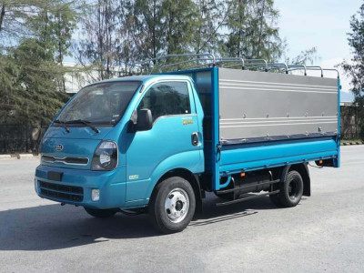 Kia K250 2.5 tấn thùng mui bạt 3 bửng Kia K250 2.5 tấn thùng mui bạt 3 bửng