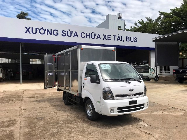 Xe tải kia k200 thùng kín mở 01 cửa hông