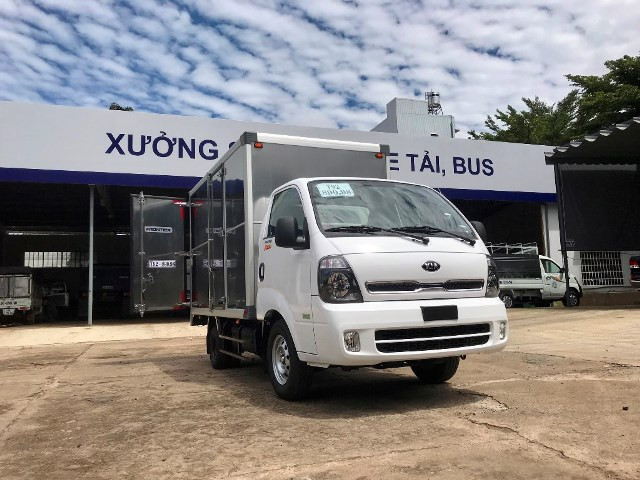 Xe tải kia k200 thùng kín mở 01 cửa hông
